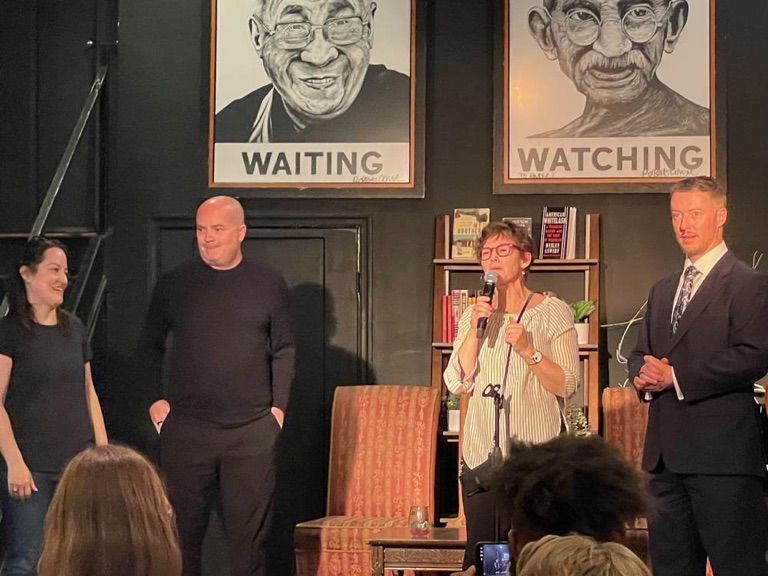 Marina Nitze, Mikey Dickerson y Matthew Weaver, autores de Crisis Engineering